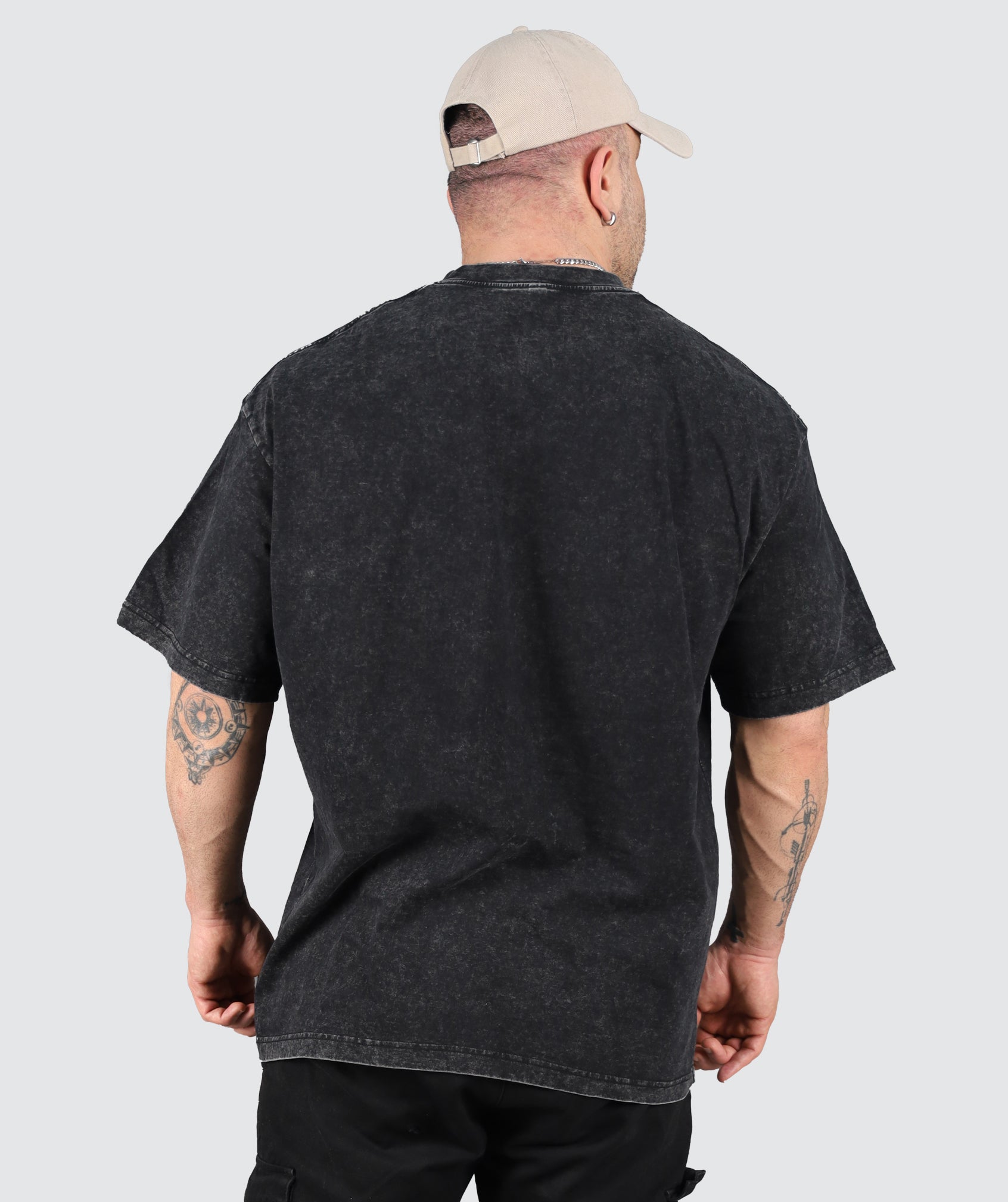 MoniMotion_Black_tshirt